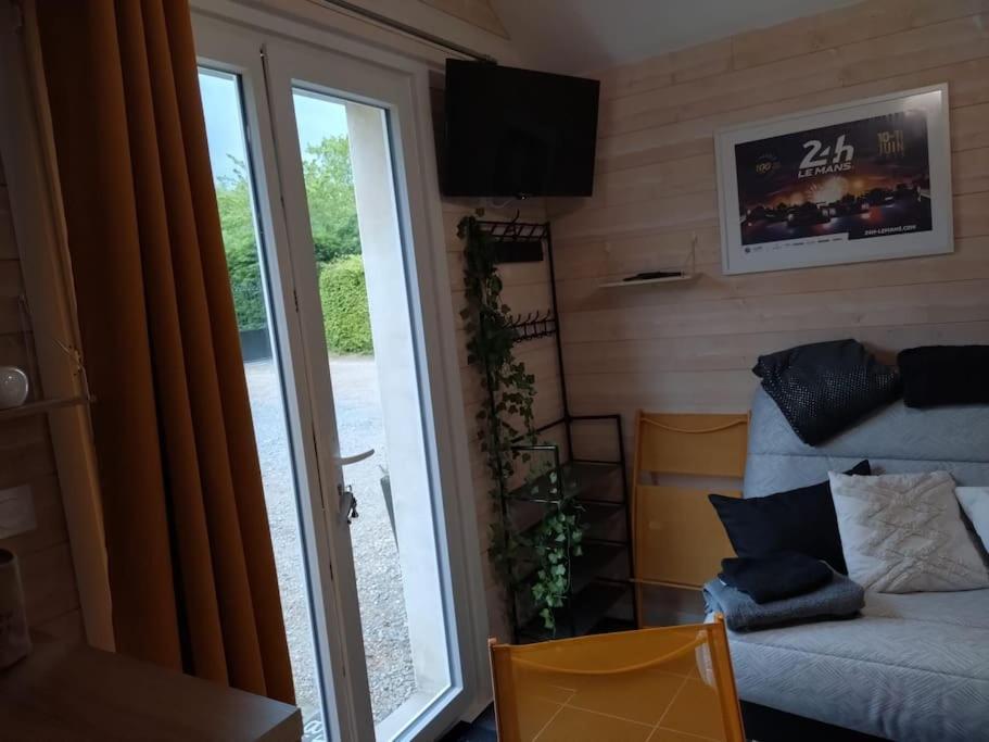 Joli Studio Mezzanine Proche Pole Europeen Yvré-lʼÉvêque 외부 사진