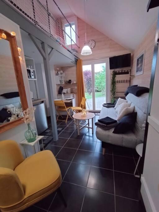 Joli Studio Mezzanine Proche Pole Europeen Yvré-lʼÉvêque 외부 사진